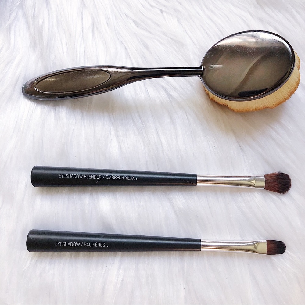 Brush Bundle (iBrauty & The Body Shop) - Picture 2 of 2